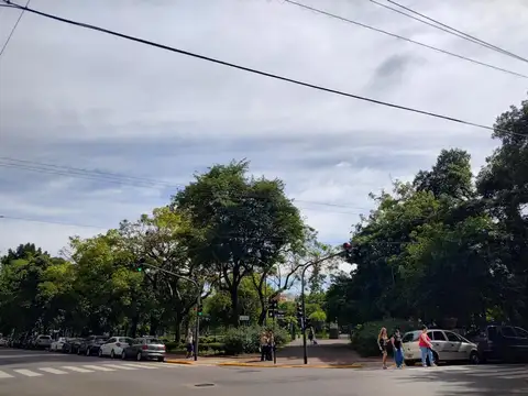 Avenida Teniente General Donato Álvarez 800