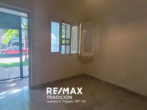 Casa 6 ambientes con 1 baño