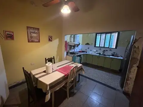 CASA A REFACCIONAR O DEMOLER QUEBRADA DE LAS ROSAS