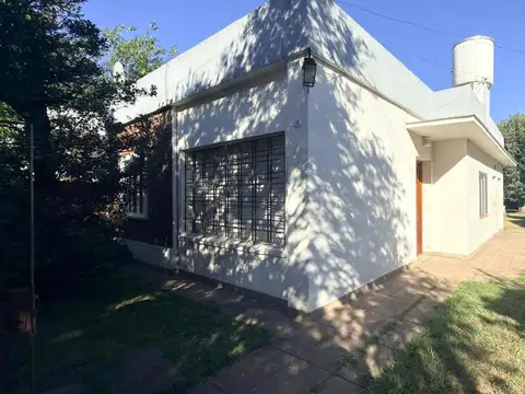 CASA 3 AMBIENTES - BARRIO POMPEYA - MERLO SUR