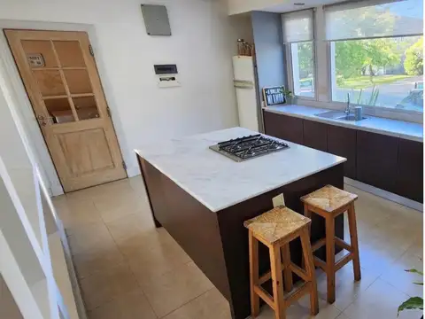 Casa en Venta con 4 cocheras