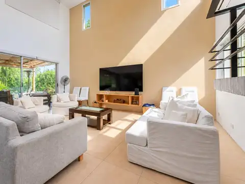 Casa en Alquiler de 4 dormitorios