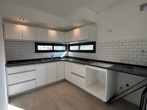 Casa en Venta en Pilar del Este - Santa Lucia, USD 180.000