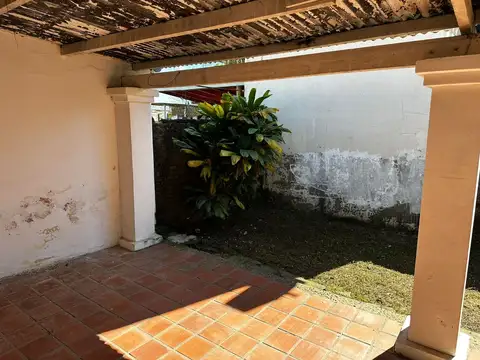 Casa Venta Reconquista dentro de los Bulevares!