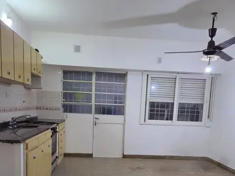 Depto Tipo Casa en Alquiler de 4 ambientes