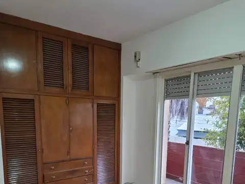 Depto Tipo Casa en Alquiler con 1 cocheras