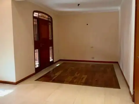 Casa en Venta en Castelar, USD 198.500