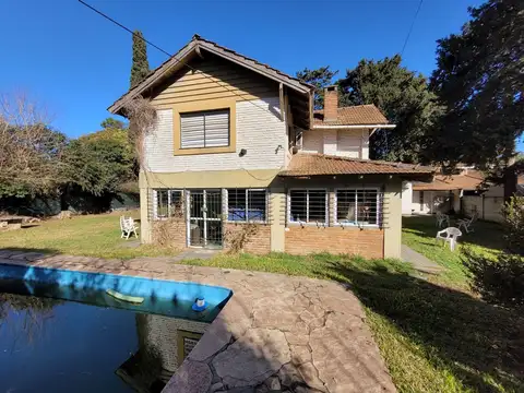 VENTA casa de 5 amb. en Solares del Norte, Pila.
