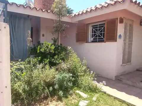 Casa 2 dormit + Depto Monoamb