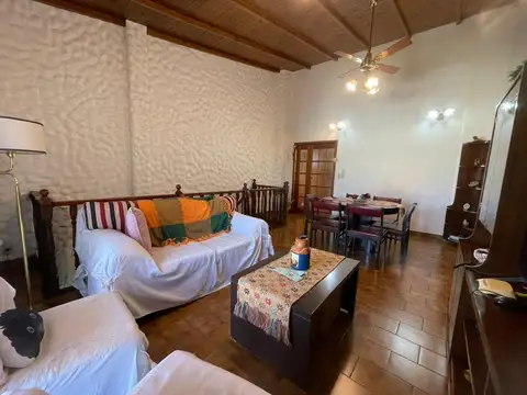 CASA EN VENTA iIDEAL 2 FAMILIAS LANUS OESTE.