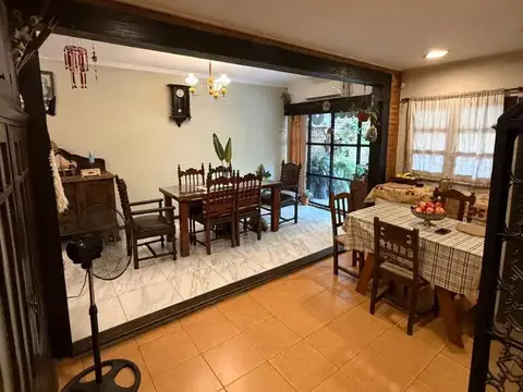 Hermosa casa de dos dormitorios en B° Legislativo