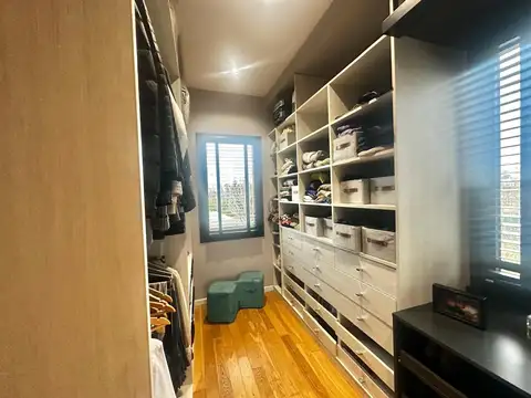 Casa 5 ambientes con 3 baños