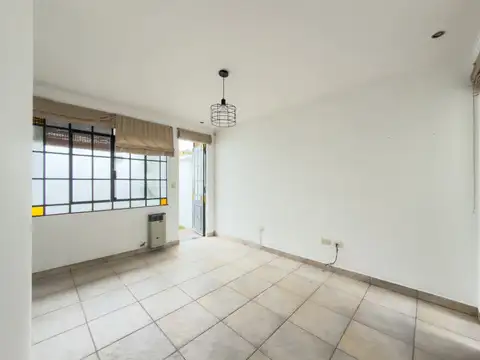 Casa 2 ambientes con 1 baño