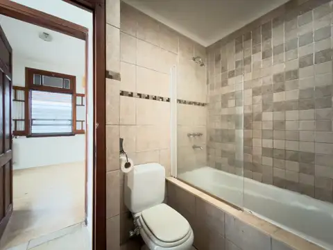 Casa con cochera - Corvalan 700