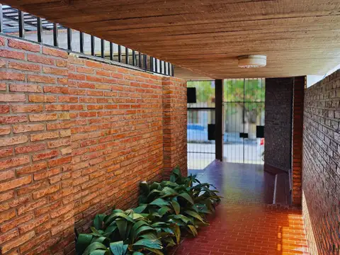 Casa 7 ambientes con 4 baños