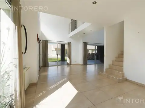 Casa en Alquiler en El Nacional Club De Campo, USD 1.000