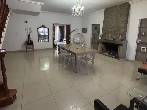 Casa en Venta en Villa Sarmiento, USD 360.000