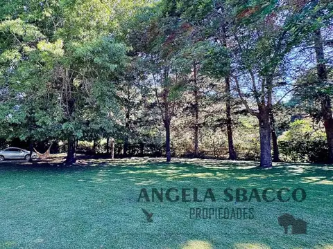 Hermosa Casa quinta en Barrio Parque El Remanso.