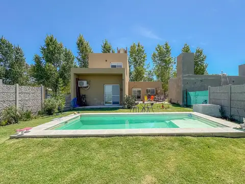 EN VENTA - CASA TRES DORMITORIOS CON JARDIN Y PILETA - TIERRA DE SUEÑOS 3, ROLDAN