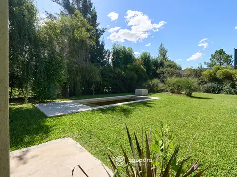 Casa 5 ambientes con 3 baños