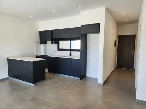 Casa en Alquiler con 1 cochera