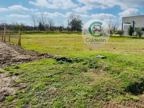 Lote en Venta Barrio Cerrado  El Naudir Escobar