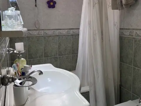 Cochrane 2600, Piso 2