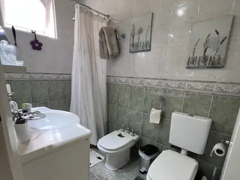 Venta departamento  en excelente estado de 3 ambientes apto crédito, en villa Pueyrredón