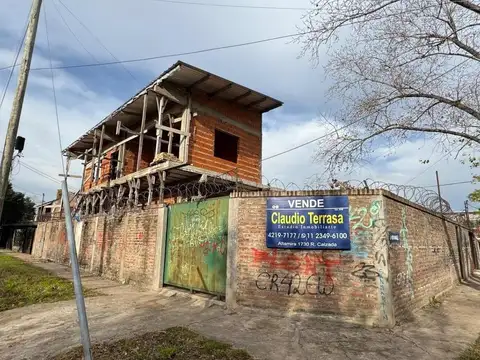 LOTE DE TERRENO CON CONSTRUCCIÓN EN VENTA EN CLAYPOLE