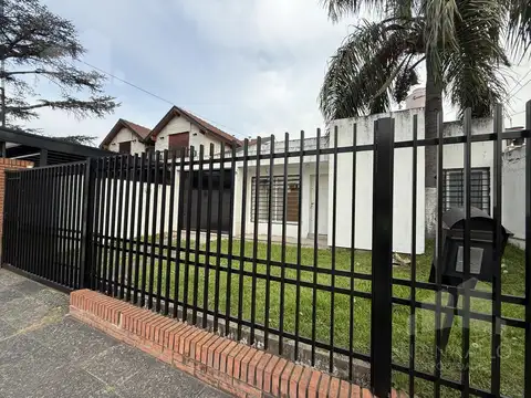 Venta Casa 4 Ambientes en Castelar Norte