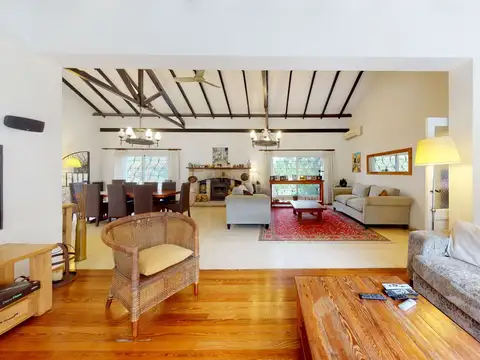 Casa 5 ambientes con 3 baños