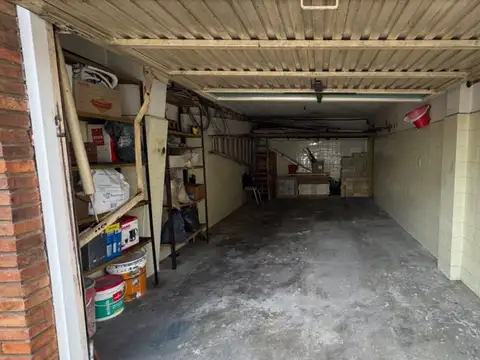 Cochera en Venta en Liniers Privada con Baño