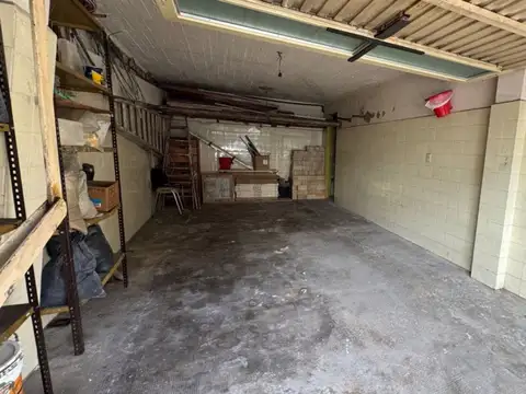 Cochera en Venta en Liniers Privada con Baño