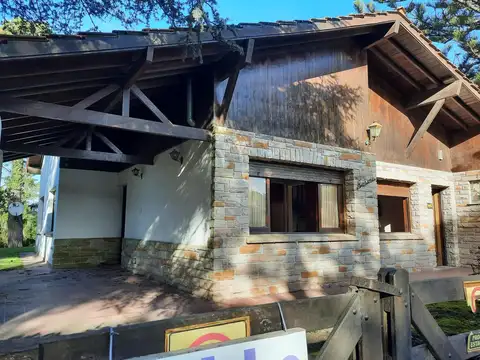 Se vende casa 5 amb con lote de 998m2 en Gesell Zona Norte 