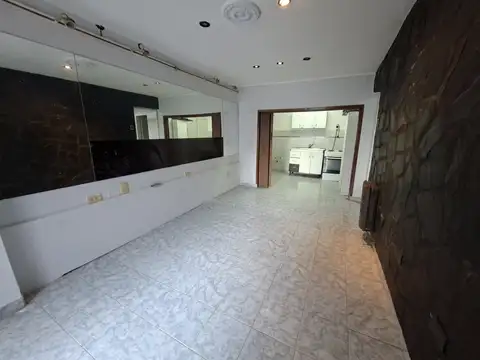 3 AMBIENTES - CON COCHERA - SIN EXPENSAS.