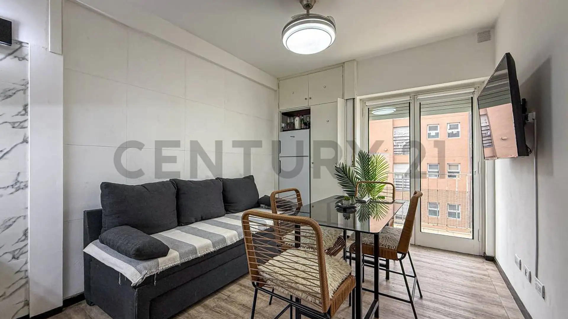 Venta departamento 2 ambientes al frente zona centro