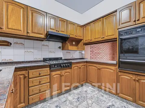 Casa 4 ambientes con 3 baños
