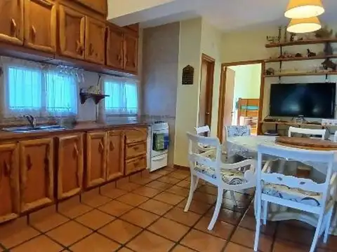 Casa en venta - 2 Dormitorios 1 Baño - Villa Gesell
