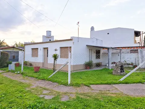 CASA EN VENTA EN LA PLATA EN ESQUINA