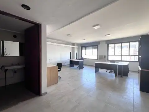 VENTA 98M2 DE OFICINAS COMERCIALES CENTRO