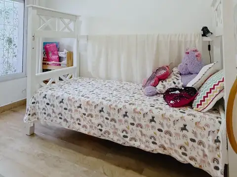 Casa 7 ambientes con 1 baño