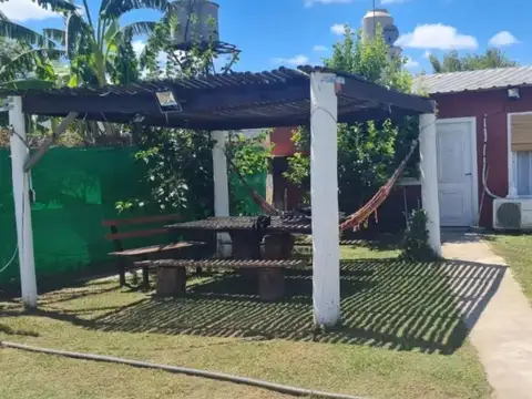 CASA EN VENTA - BARRIO LAS PICADAS