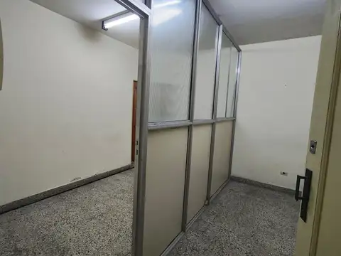 Oficina en Alquiler en Parque Avellaneda, $ 340.000