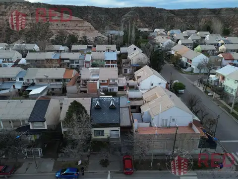 Vende casa 5 dormitorios B° Bardas Soleadas Neuquen