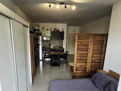 EXCELENTE MONOAMBIENTE 35M2 - SUM - TERRAZA CON PARRILLA - LUNDRY