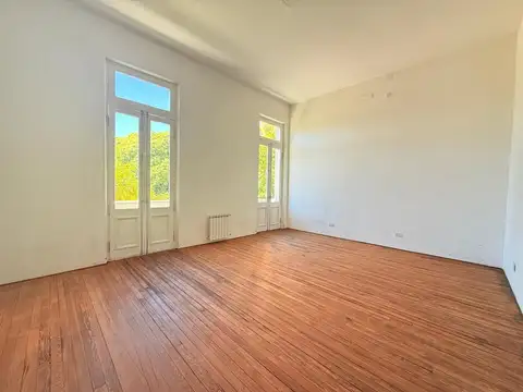 Depto Tipo Casa 5 ambientes con 2 baños