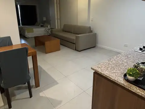 El Salvador 4500, Piso 3