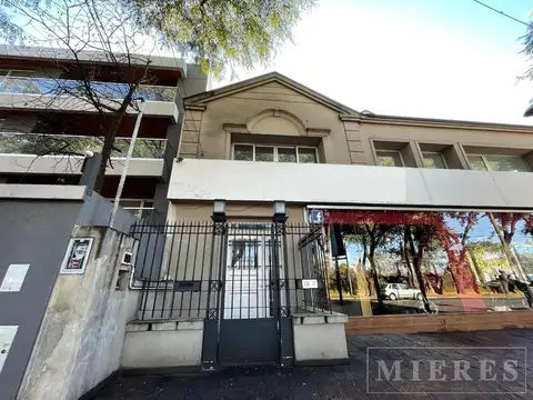 Libertador 15711 - Local Comercial 377m2 San isidro
