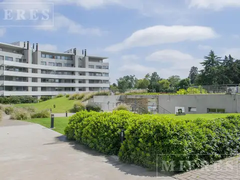 Departamento de tres ambientes en venta en Condominio Civis, Hernando de Magallanes 1433