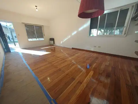 Casa 5 ambientes con 2 baños